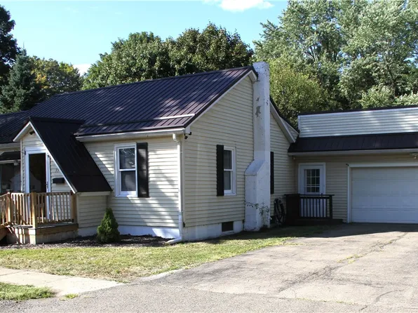 35 Shannon St, Bath, NY 14810