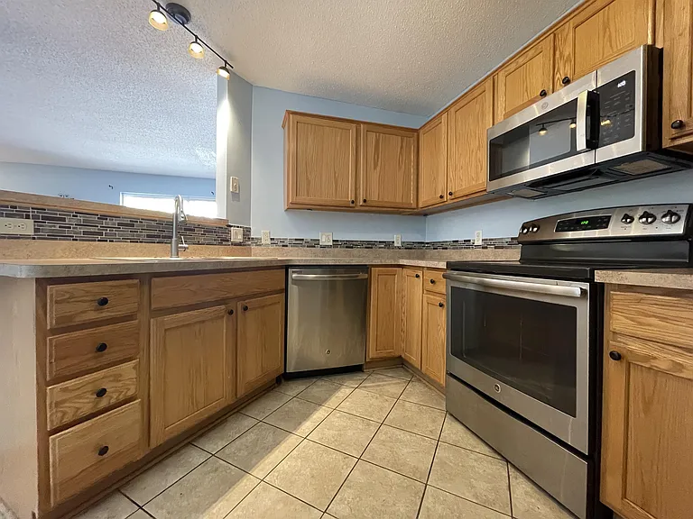 14534 Lockslie Trl — Photo 6