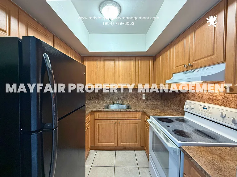 401 NW 43rd St — Photo 1