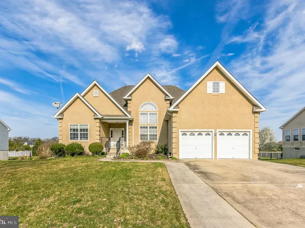 131 White Cedar Dr, Sicklerville, NJ 08081