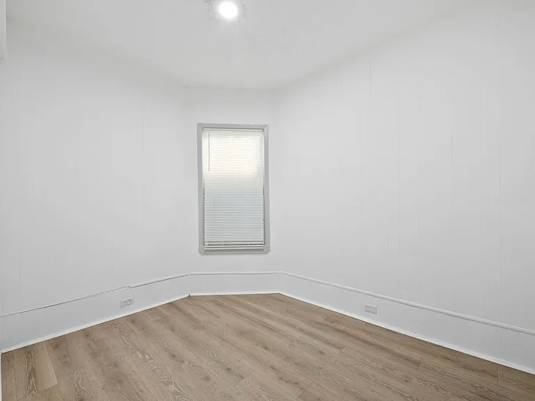 2069 W 81st St — Photo 5