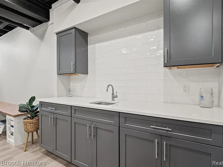 402 N Alexander Ave — Photo 24