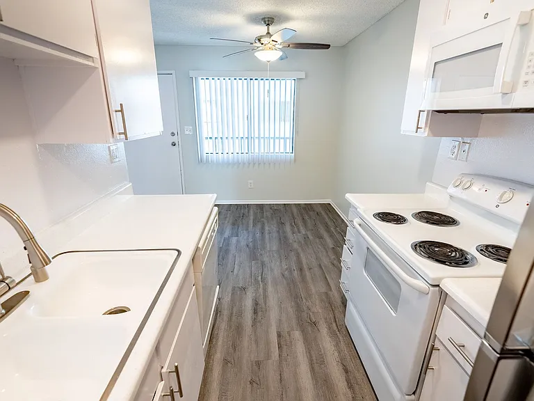 951 S. Oxford Ave. — Photo 57