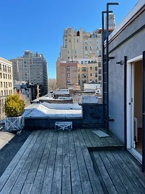 Rented by BLU Real Estate | media 22