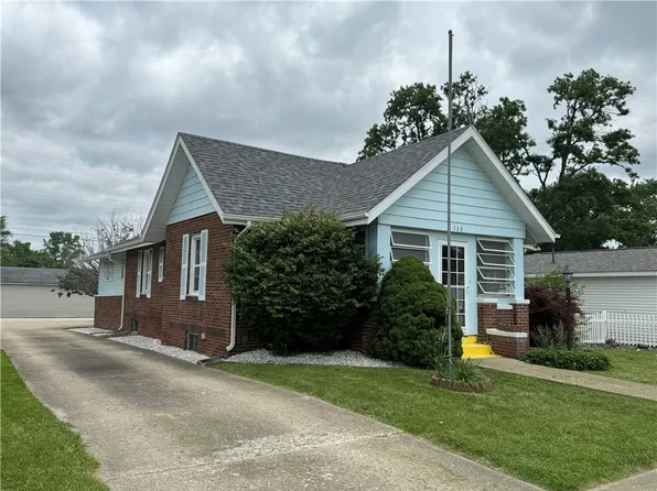 113 E 5th St, Tilton, IL 61833