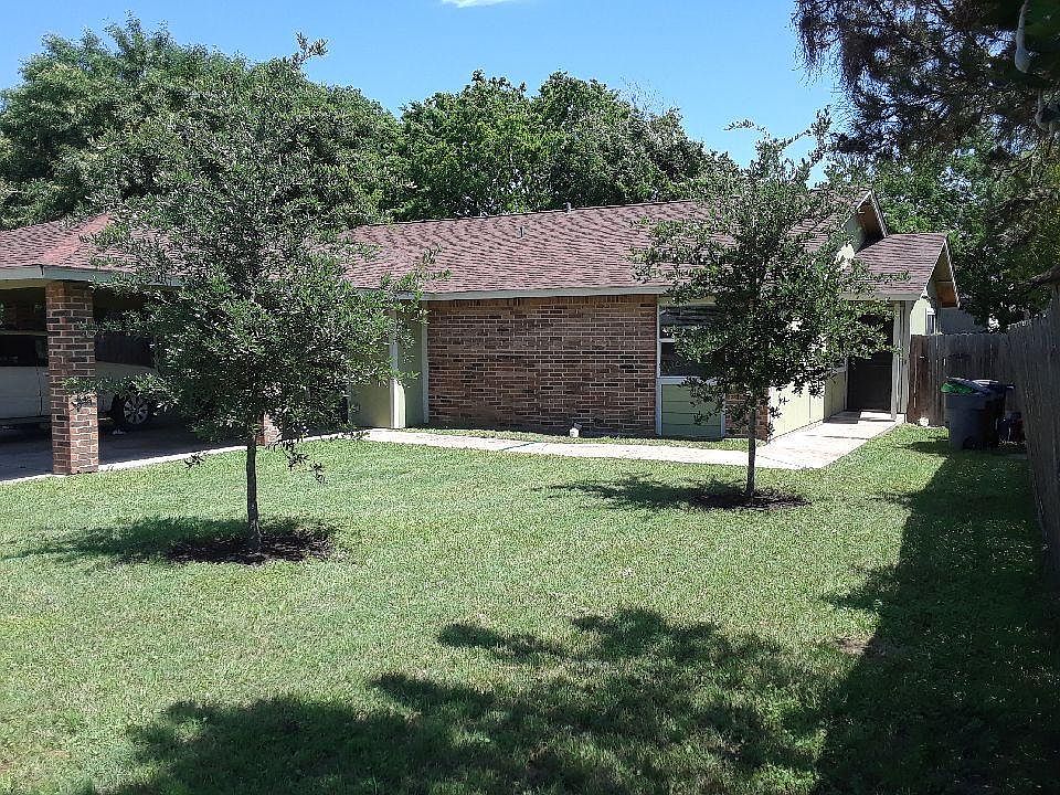 2nd image of 8404 Colony Loop Dr