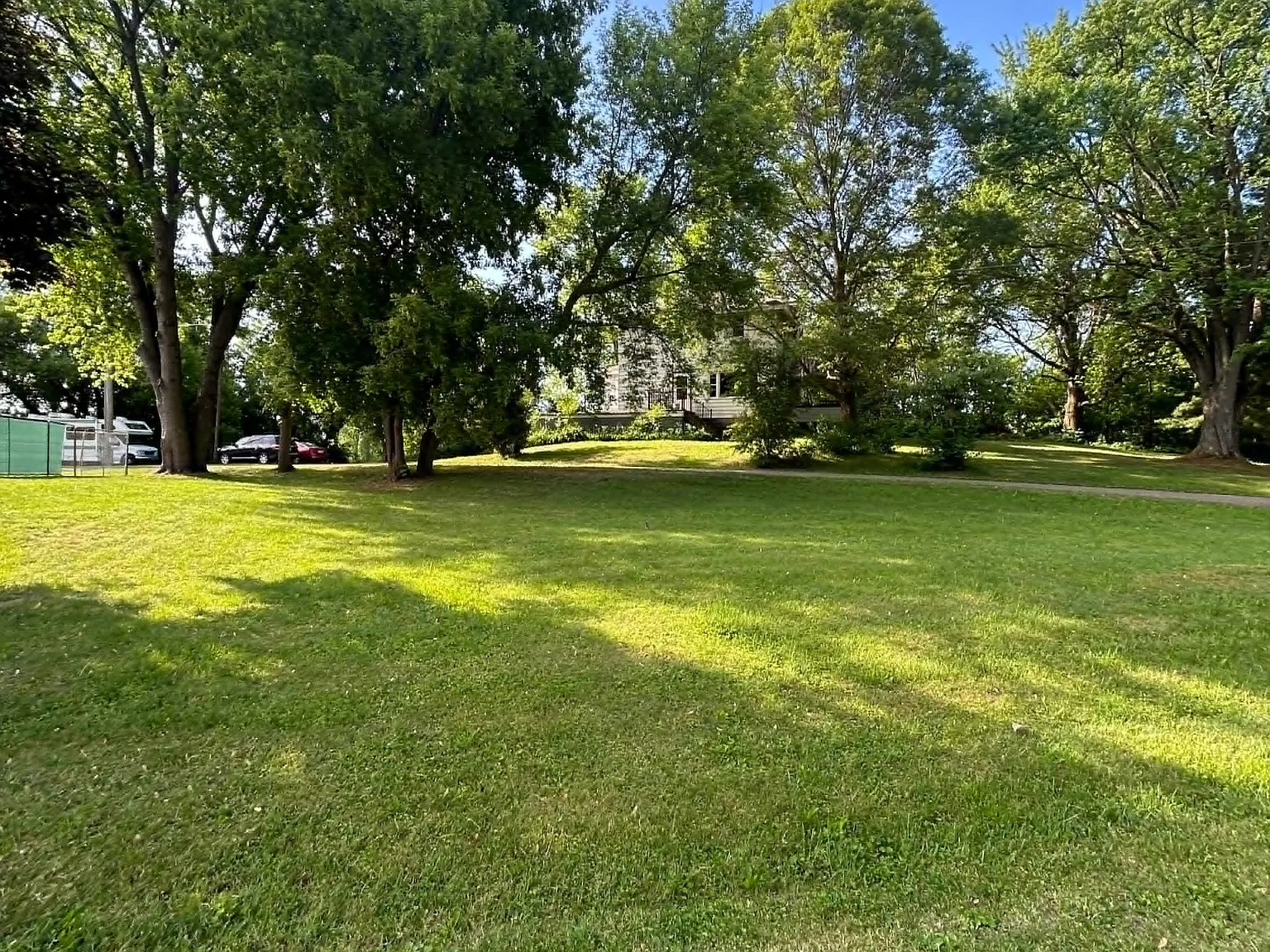 301 Mound Park Dr — Photo 2