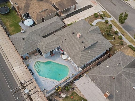 4th image of 6044 Balfern Ave