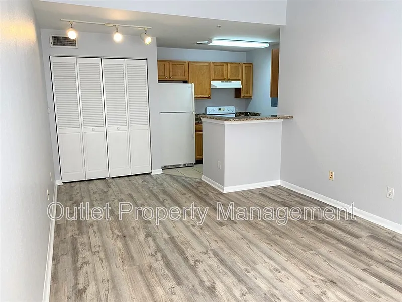 Building Photo - 9045 Lee Vista Blvd #1502