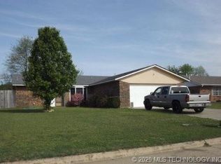 1806 Fox Ln, Muskogee, OK 74403