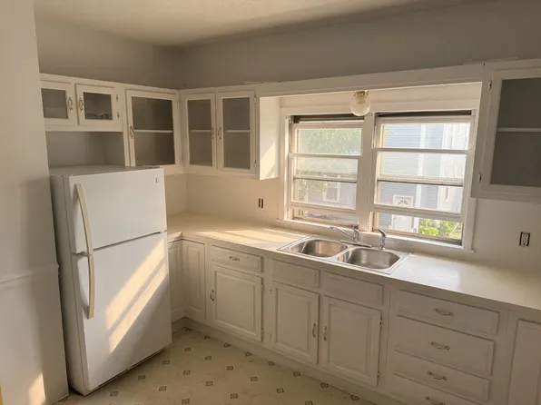 12 Lexington Ave #14, Cranston, RI 02910