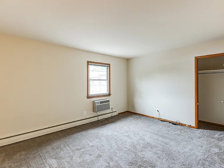 Nassau Arms Apartments — Photo 35