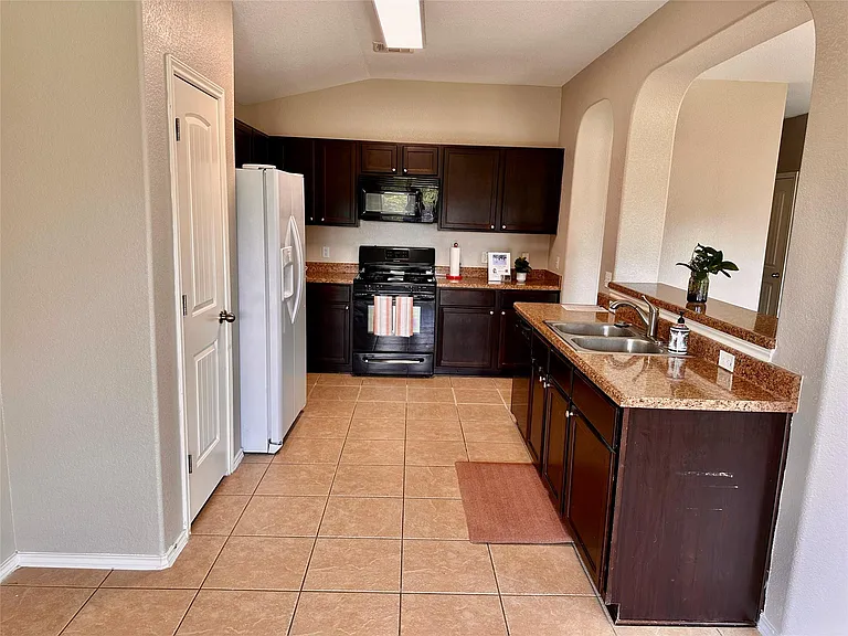 207 Dragon Ridge Rd — Photo 17