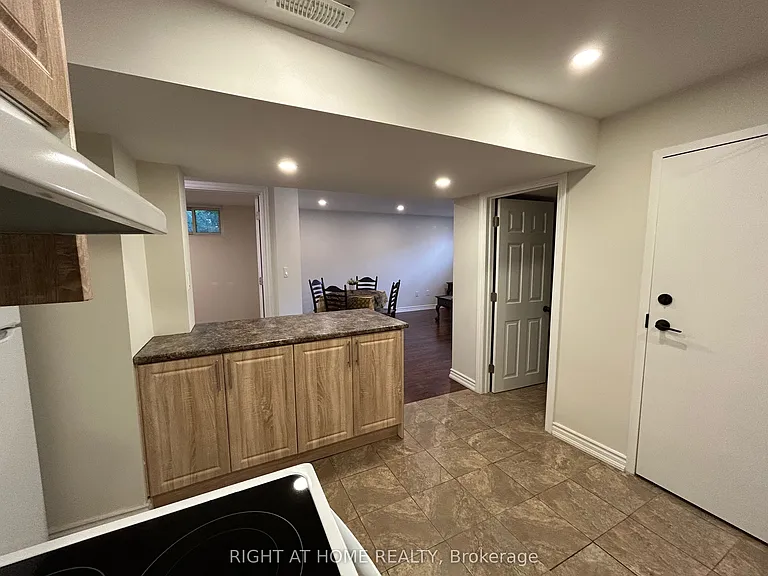 36 Aurora Heights Dr — Photo 7