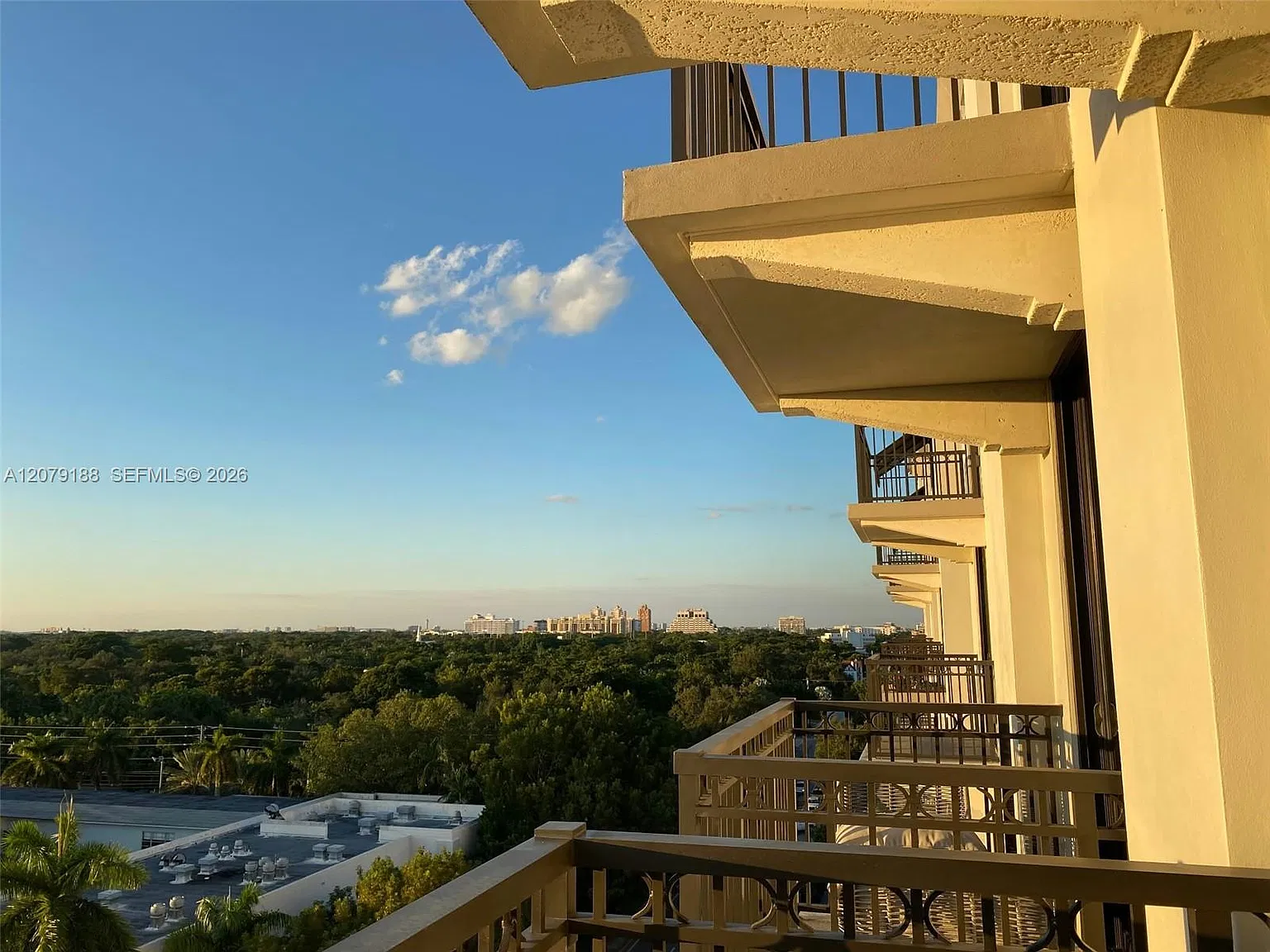 Merrick Manor Condo — Photo 4