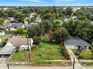 821 Neyland St, Houston, TX 77022