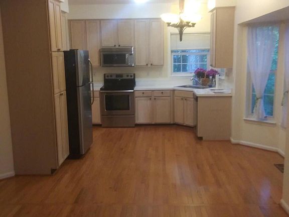 3rd image of 1263 Lambros Ln