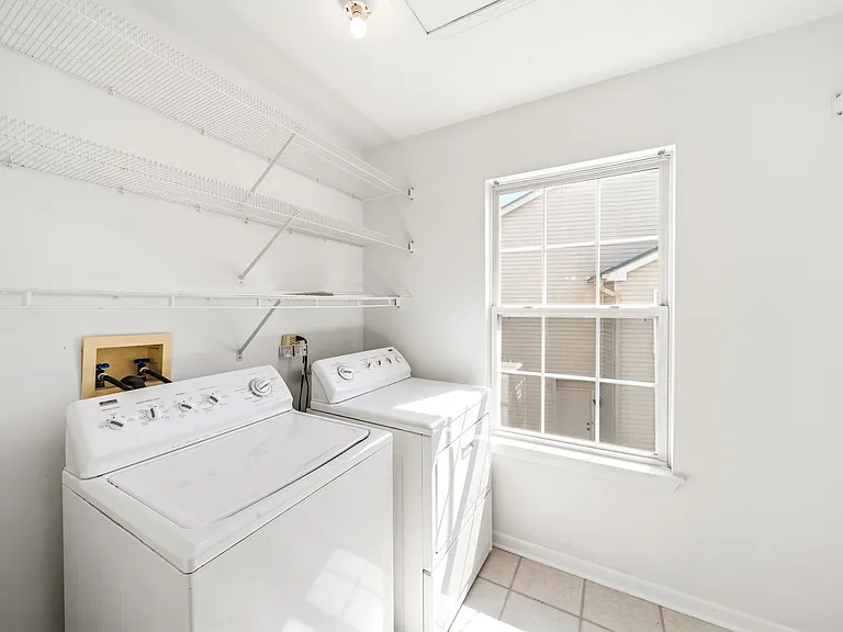 1329 Newport St — Photo 15