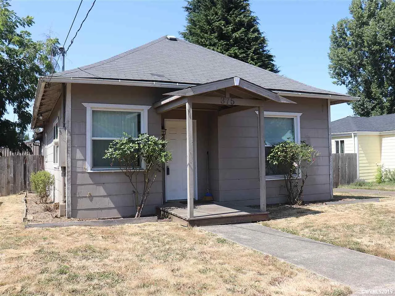 375 23rd St NE photo 1