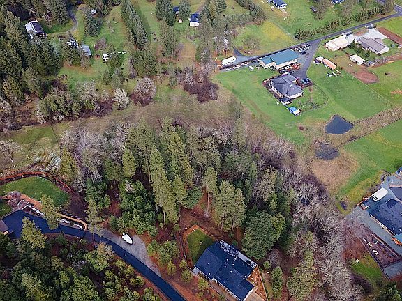 4th image of 284 Rockinghorse Dr