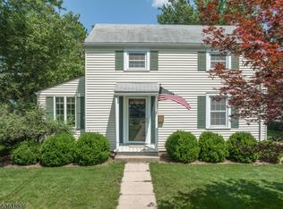 49 W Main St, Mendham, NJ 07945