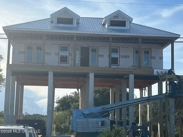 220 S Beach Blvd, Waveland, MS 39576