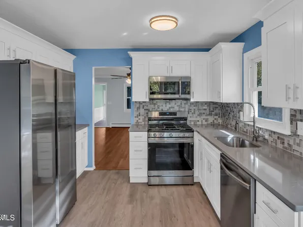 23 Wall Cress Court, Toms River, NJ 08755