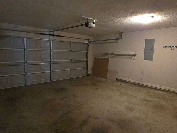 3rd image of 439 Red Bud Rd