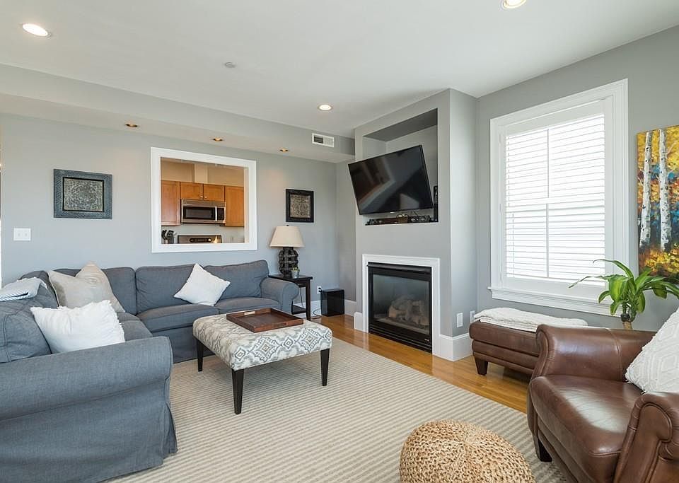 1st image of 340 Medford St #2