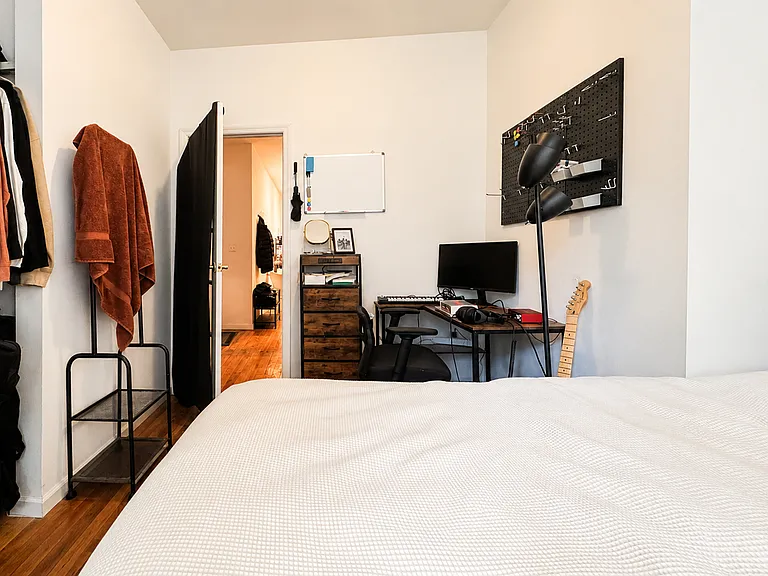 642 Humboldt St #2L — Photo 10