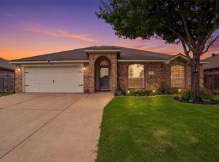 924 Crowder Dr, Crowley, TX 76036