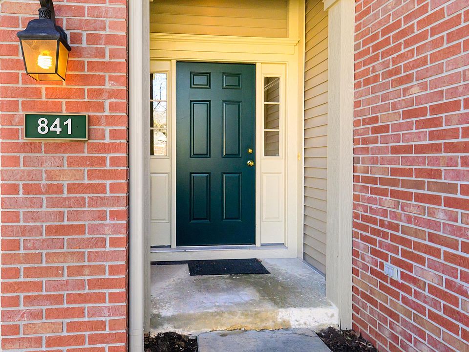 1st image of 841 S Fieldcrest Ct