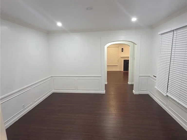 1022 W 57th St — Photo 15