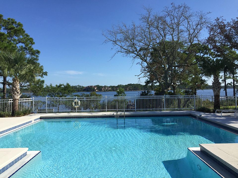 Private pool overlooking the Dune Lake