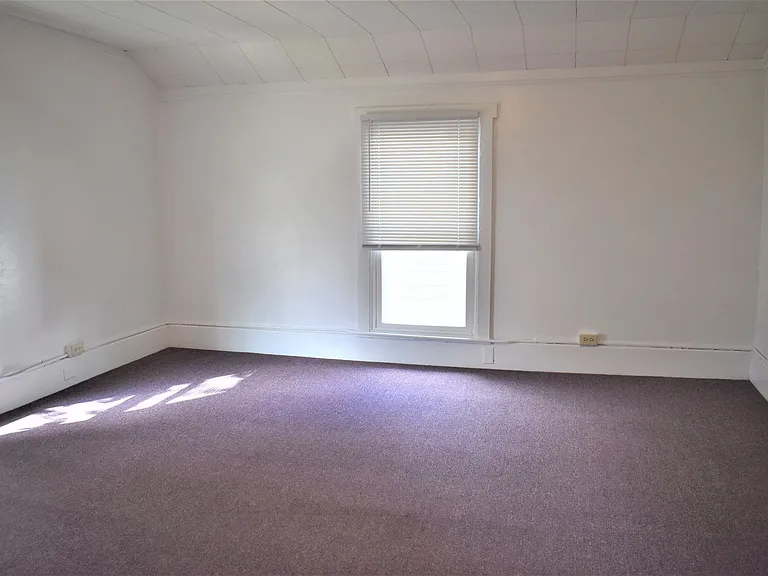 209-211 N Clymer Ave — Photo 4