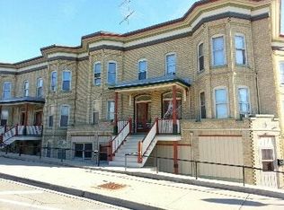 207 National St APT 2, Elgin, IL 60120