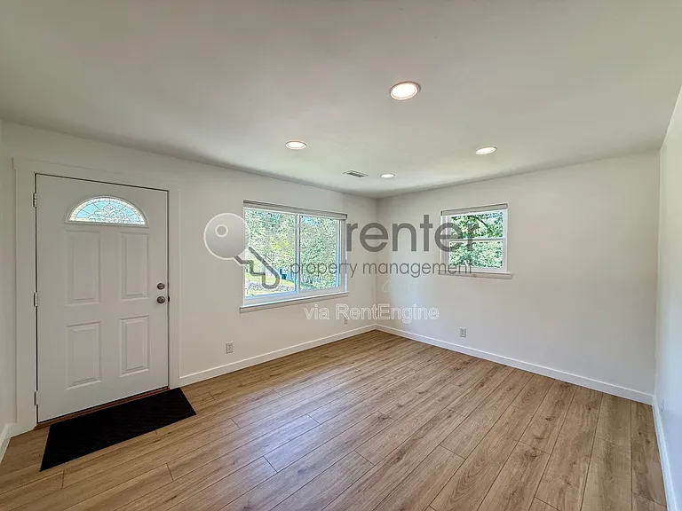 1004 Summer St #A — Photo 5