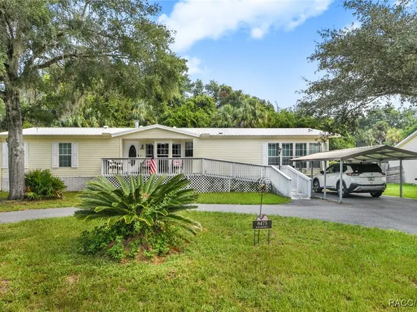 8475 W Buckwood Ct, Homosassa, FL 34448