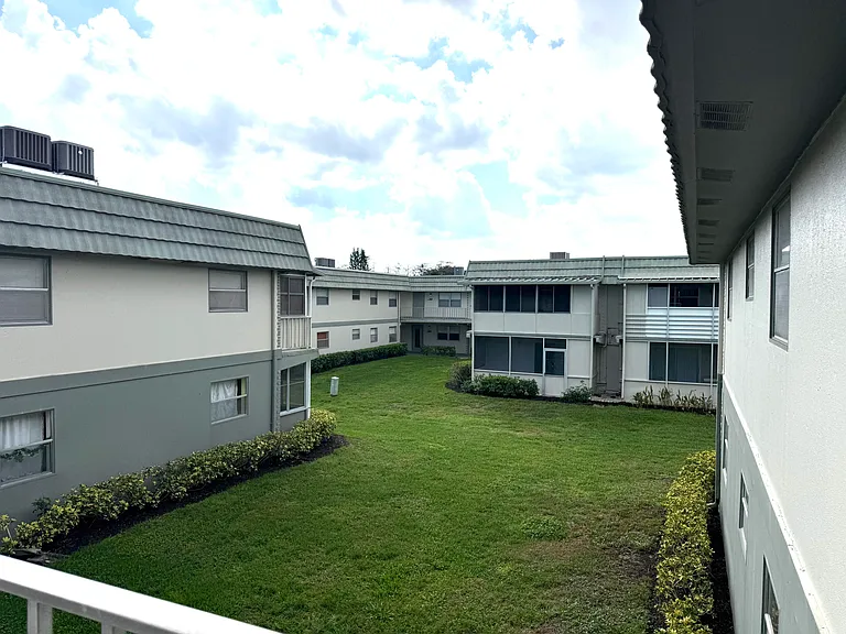 569 Monaco Park #L — Photo 27