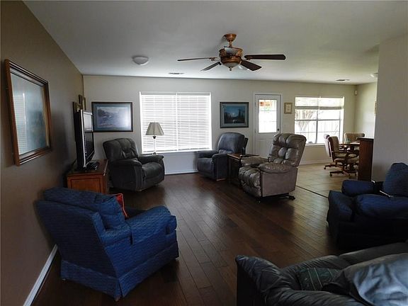 3rd image of 2103 8th St