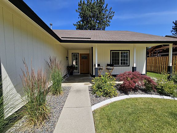 2nd image of 1909 E Windwood Ct