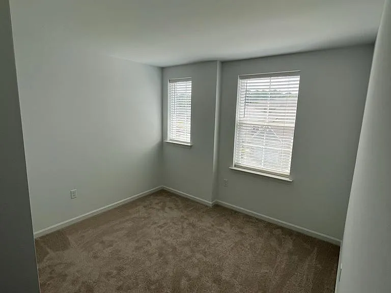 1815 Shady Ln — Photo 16