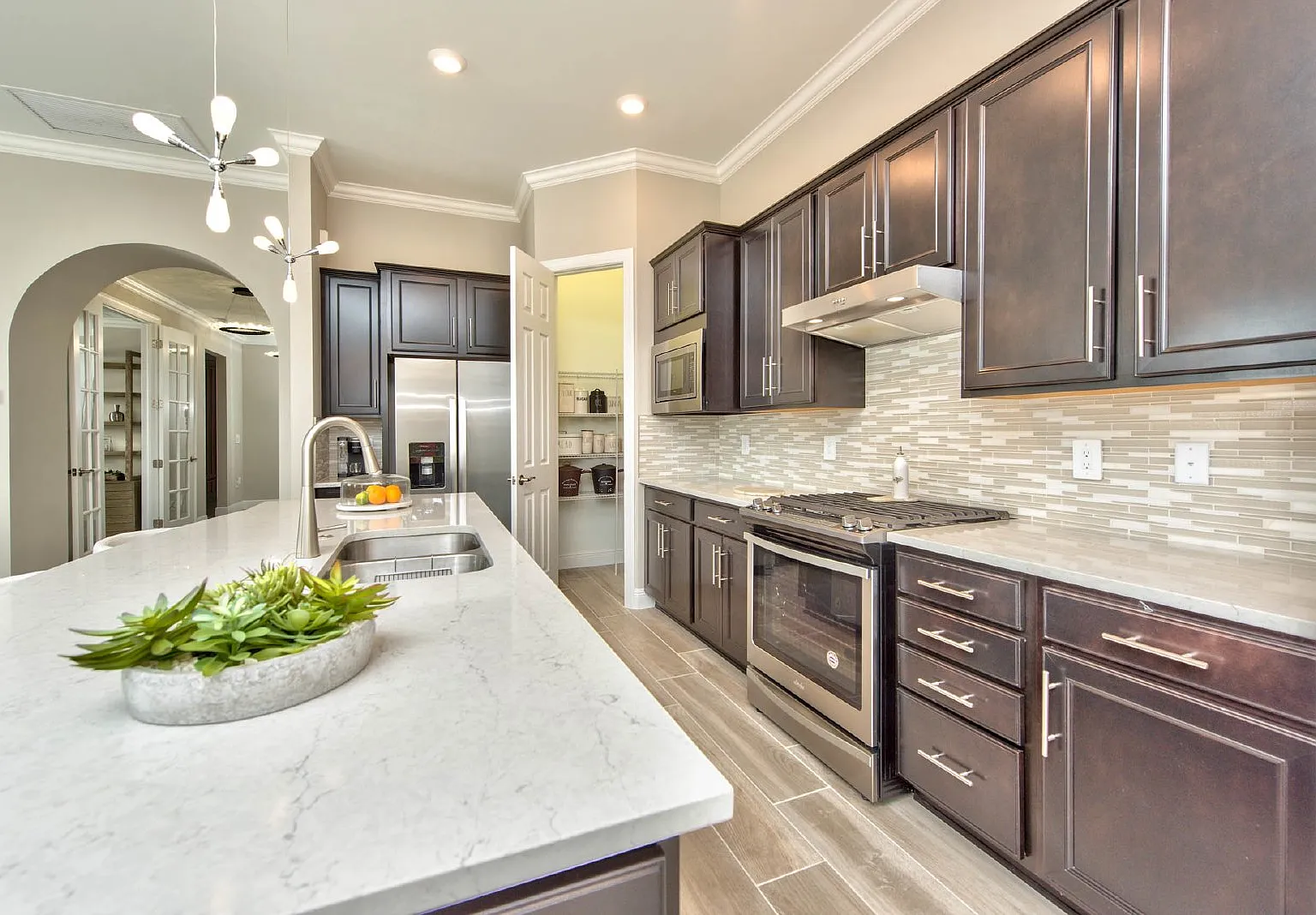 3 bed, 3.0 bath, 2200 sqft, $12,000 — Photo 2