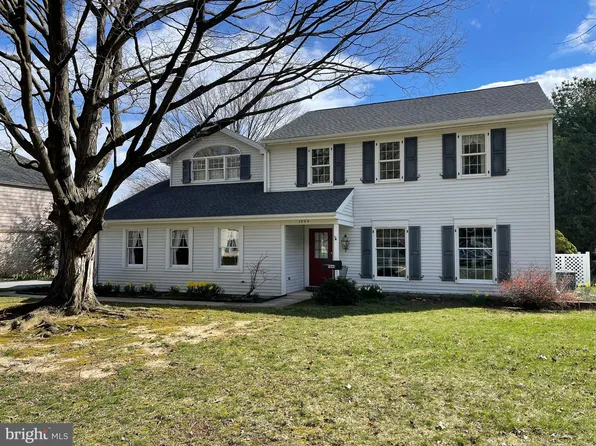 1044 Beech Ave, Hershey, PA 17033