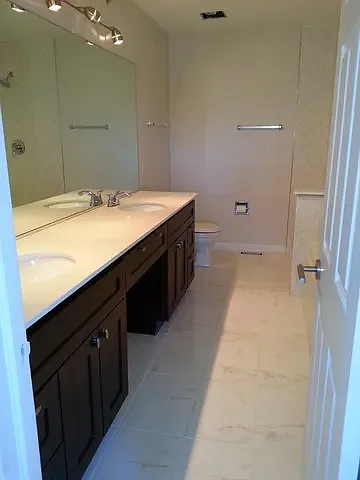 2834 N Greenwood Ave — Photo 12
