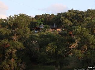 1045 Ridgehaven St, Canyon Lake, TX 78133