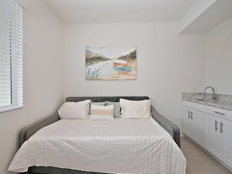 River Gate Townhomes — Photo 8