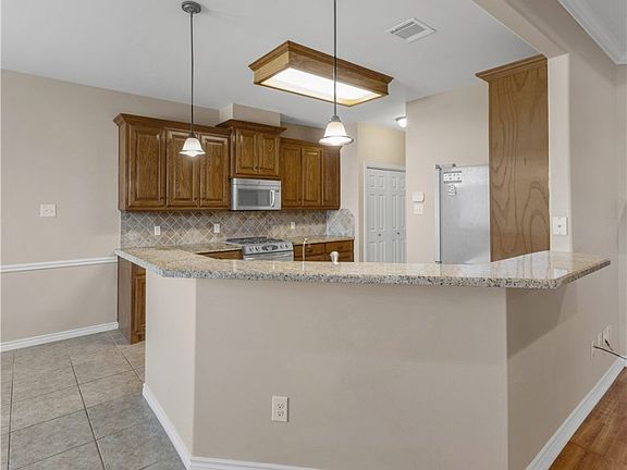 5th image of 4001 Merlemont Ct