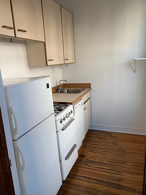 1 bed, 700 sqft, $1,560 — Photo 4