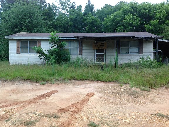 Land ends at left tree line